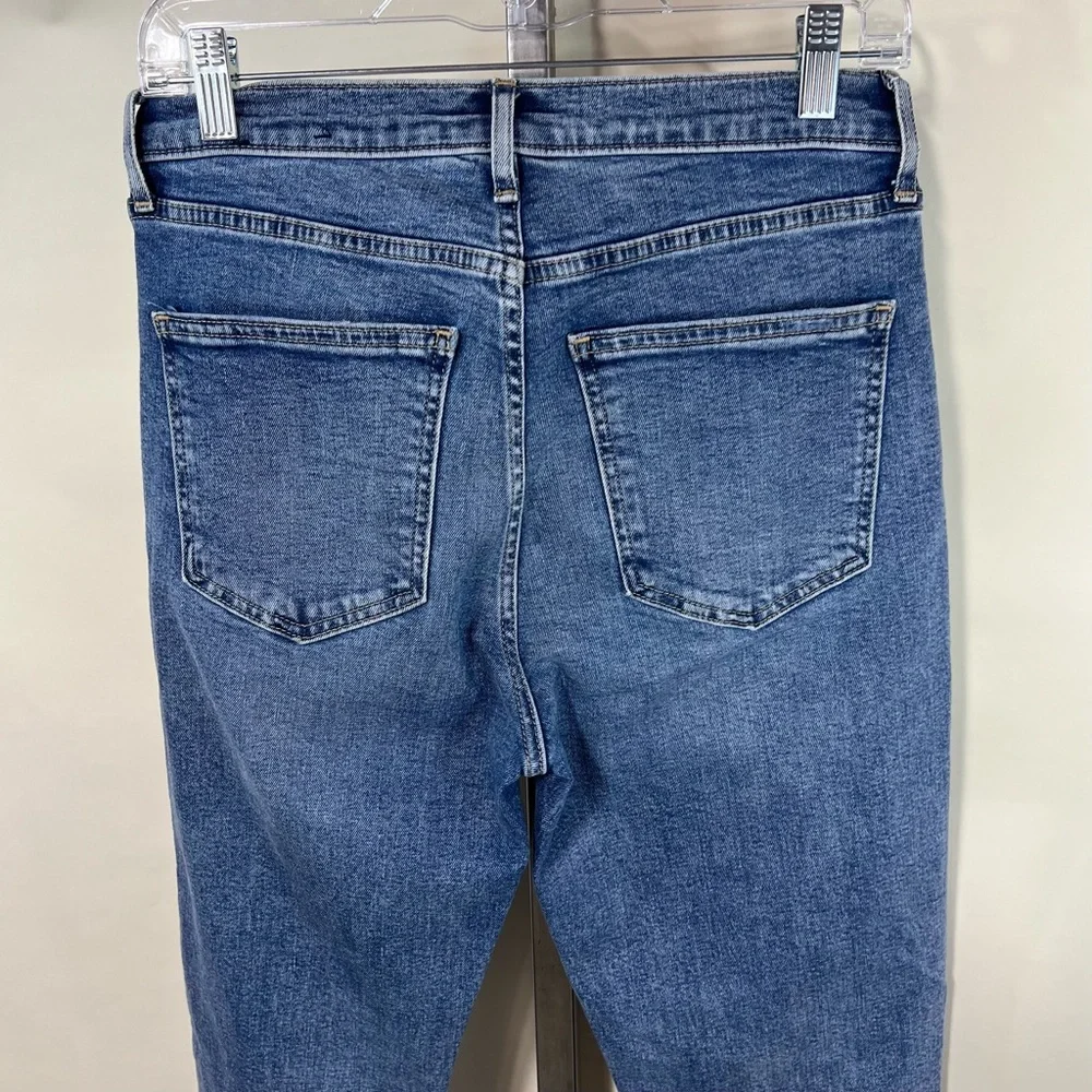 Gap High Rise Destructed Raw Hem Cigarette Jeans Distressed SIZE 6/28, 29”x28.5”